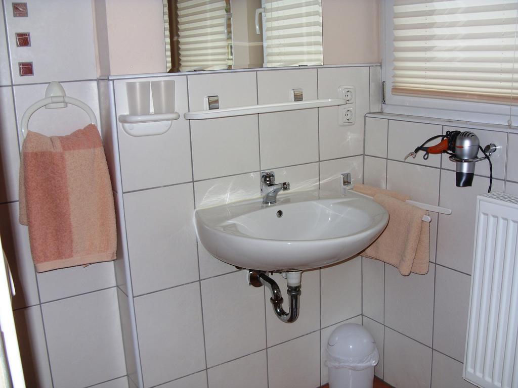 Pension Fitnessoase Eussenheim Экстерьер фото